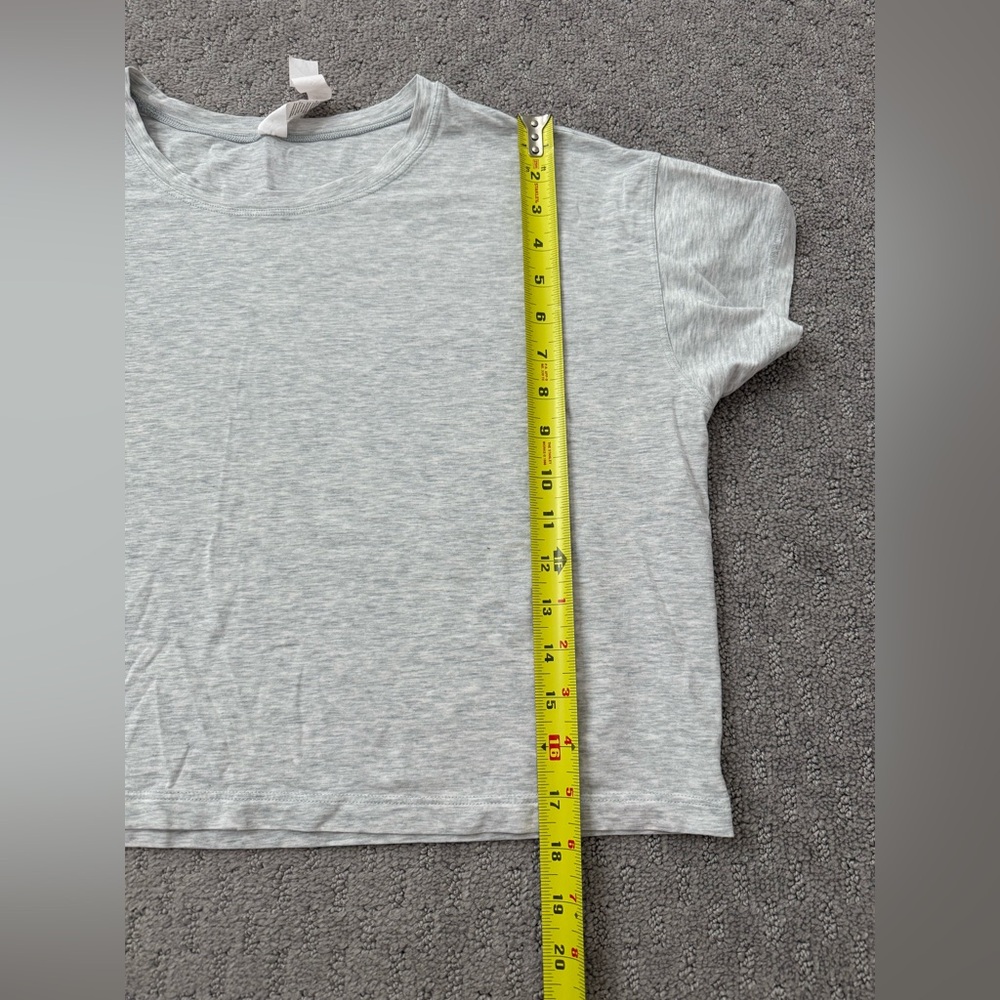 Lululemon Cates T-Shirt in Heathered Core Ultra Light Grey - Picture 11 of 11